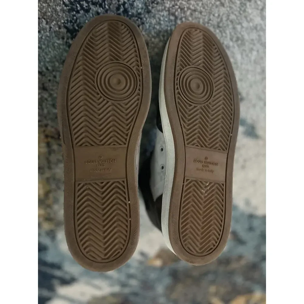 AUTHENTIC LOUIS VUITTON RIVOLI TRIPLE MONOGRAM SNEAKERS LV SZ 9(fits USA 10)